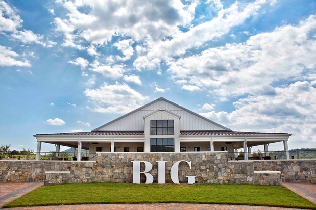 Big Cork Vineyards wedding venue gallery photo 2