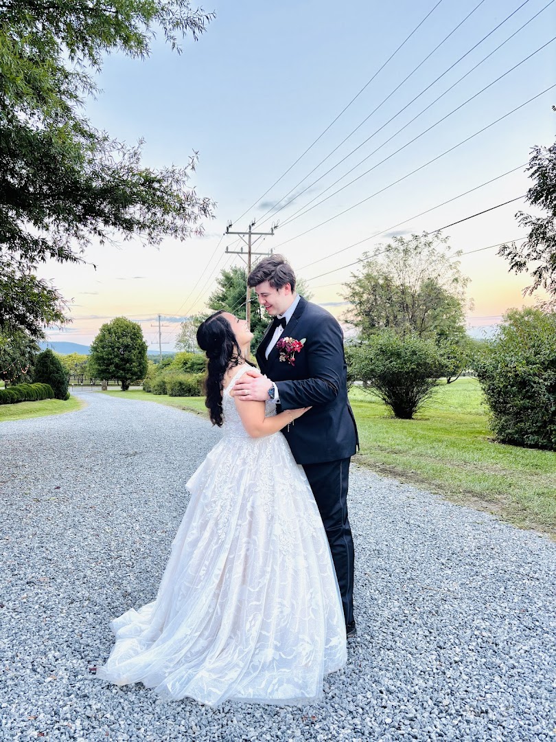 Indoor wedding venue at Buchanan Hall in Upperville, Virginia