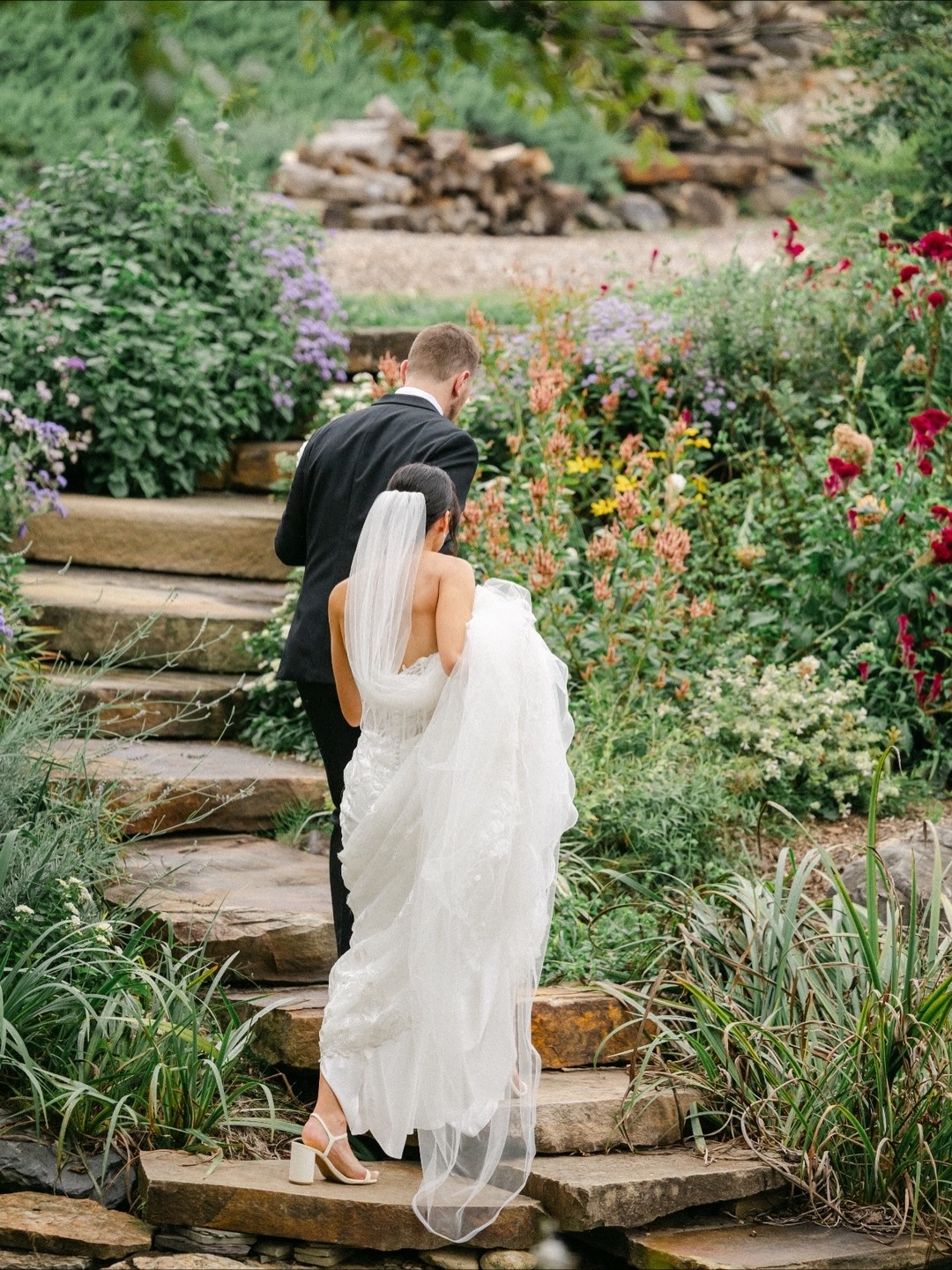 Indoor wedding venue at Glen Ellen Farm in Ijamsville, Maryland