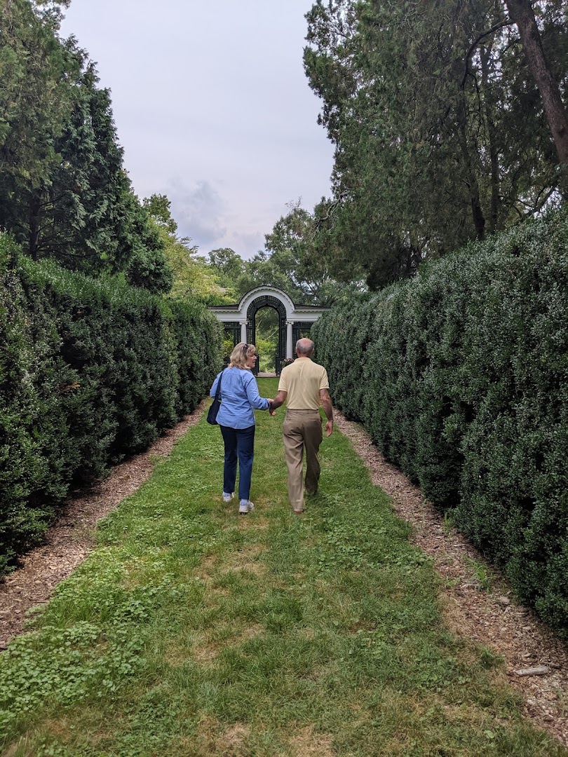Oatlands Historic House & Gardens wedding venue gallery photo 3