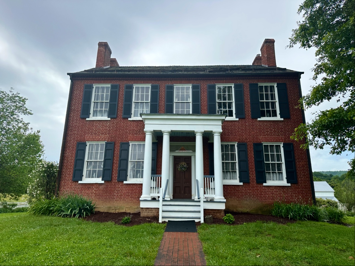 Indoor wedding venue at Plumb Grove Mansion in Clear Spring, Maryland