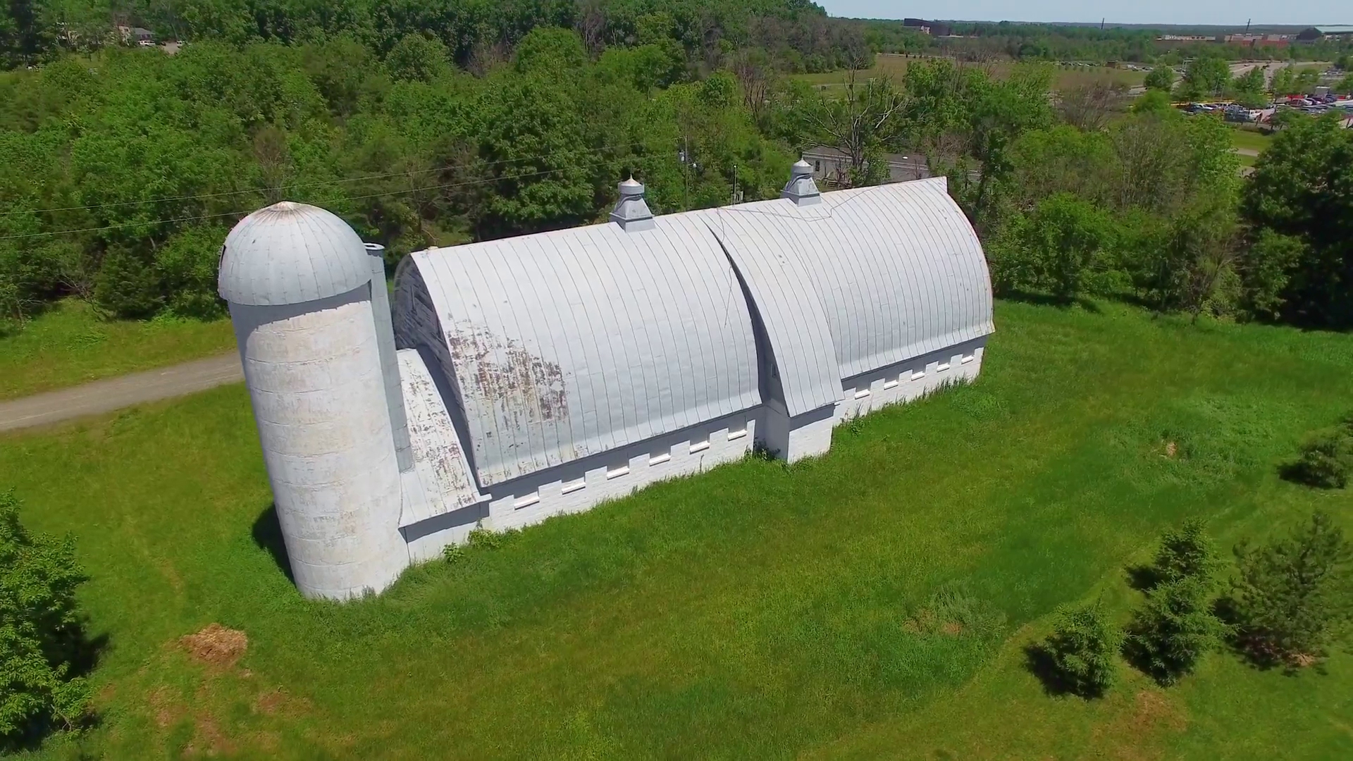 Sweeney Barn wedding venue gallery photo 2