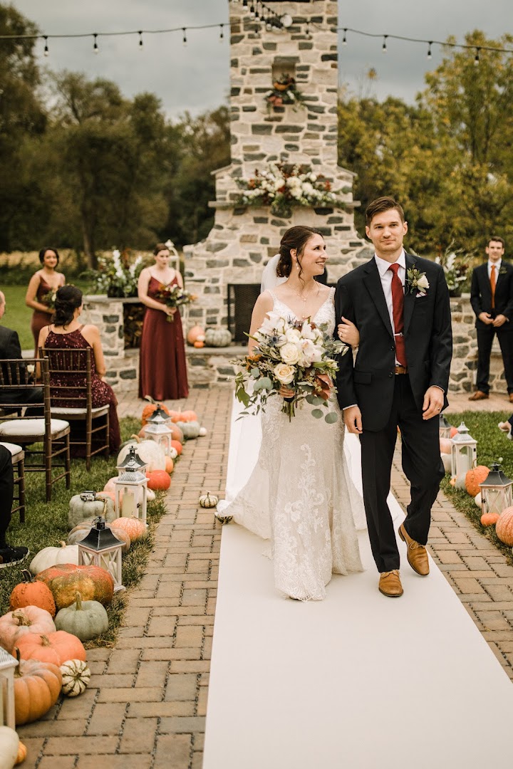 Whistling Wren Farm wedding venue gallery photo 1